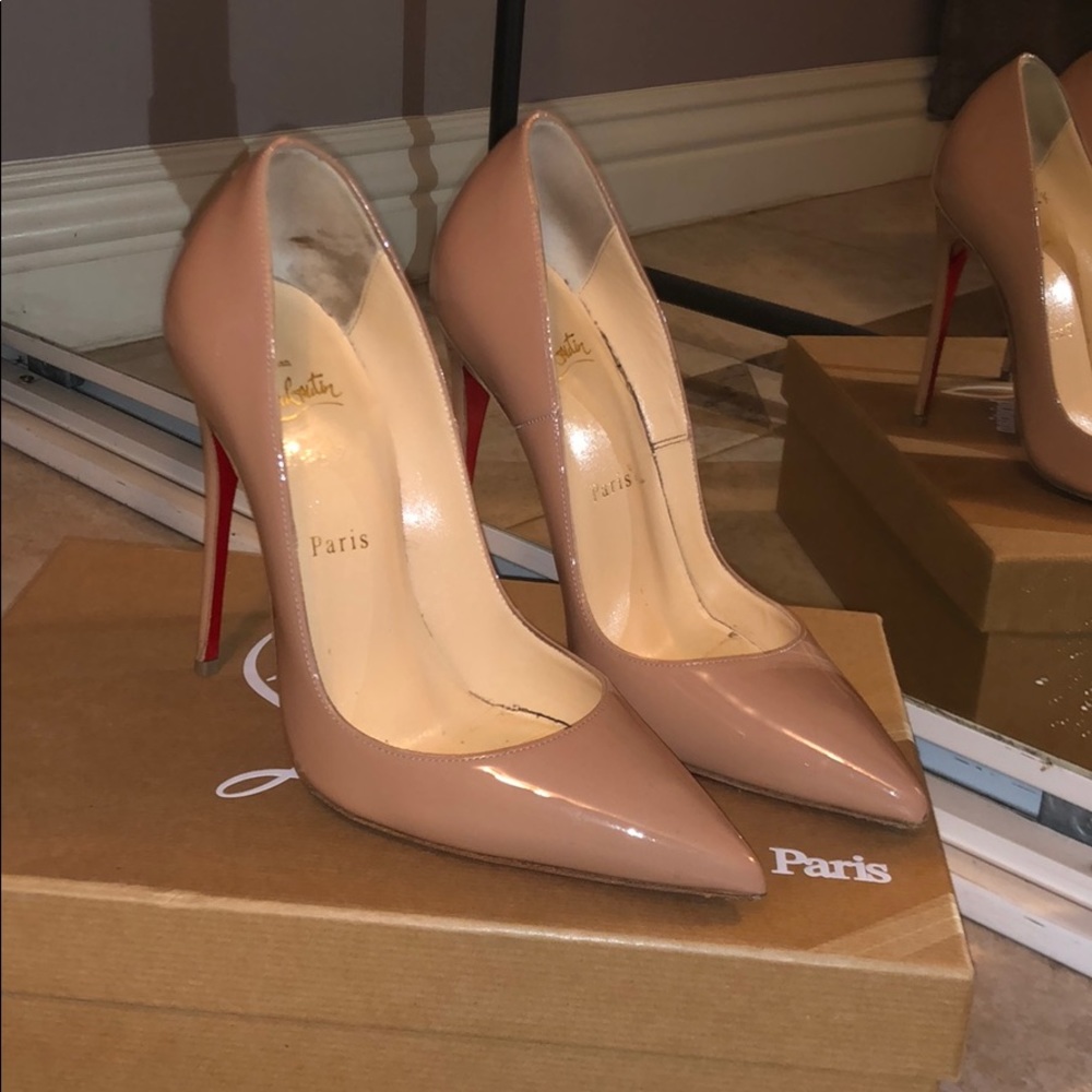Christian Louboutin So Kate pump